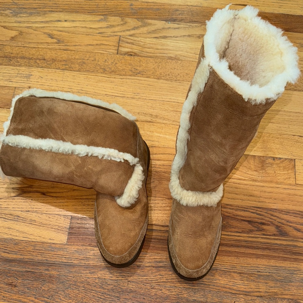 UGG Brown Boots with Cream Fur Trim
